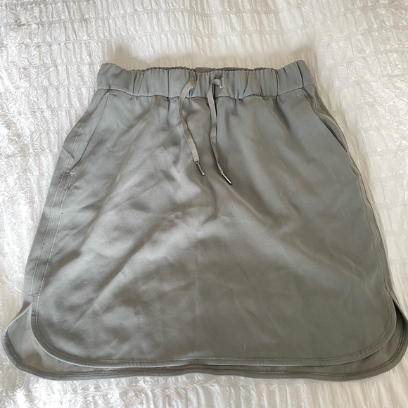 lululemon athletica Dresses & Skirts - Lululemon On the fly skirt